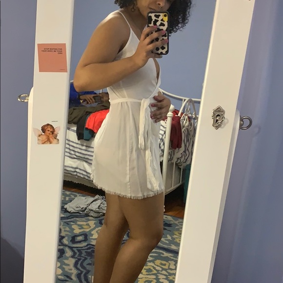 White wrap around Low cut dress - Picture 4 of 5